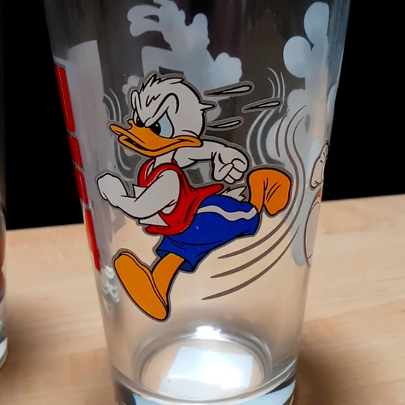 Walt Disney World - 3 Marathon Commemorative Pint Glasses - Picture 5 of 8